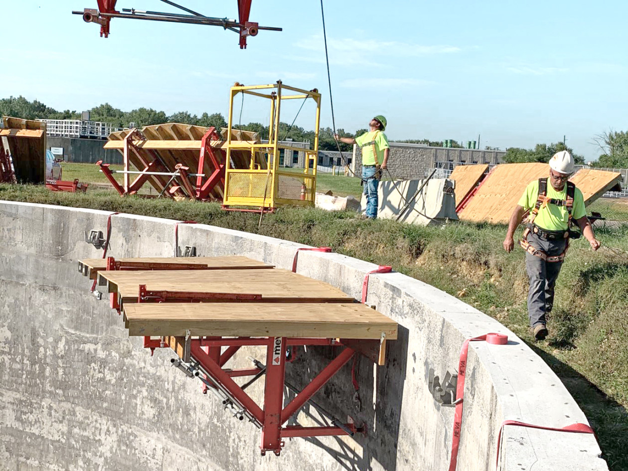 Image of MEVA's climbing and circular formwork being craned in and fitted in the expansion of a digestive plant in Columbus Ohio