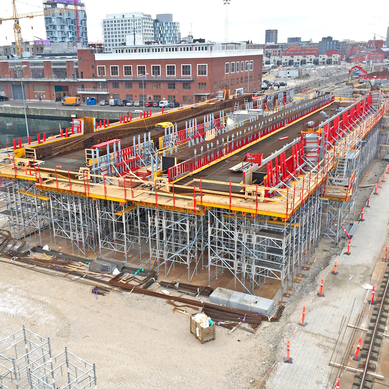 Formwork showing undertaking heavy slab formwork loads