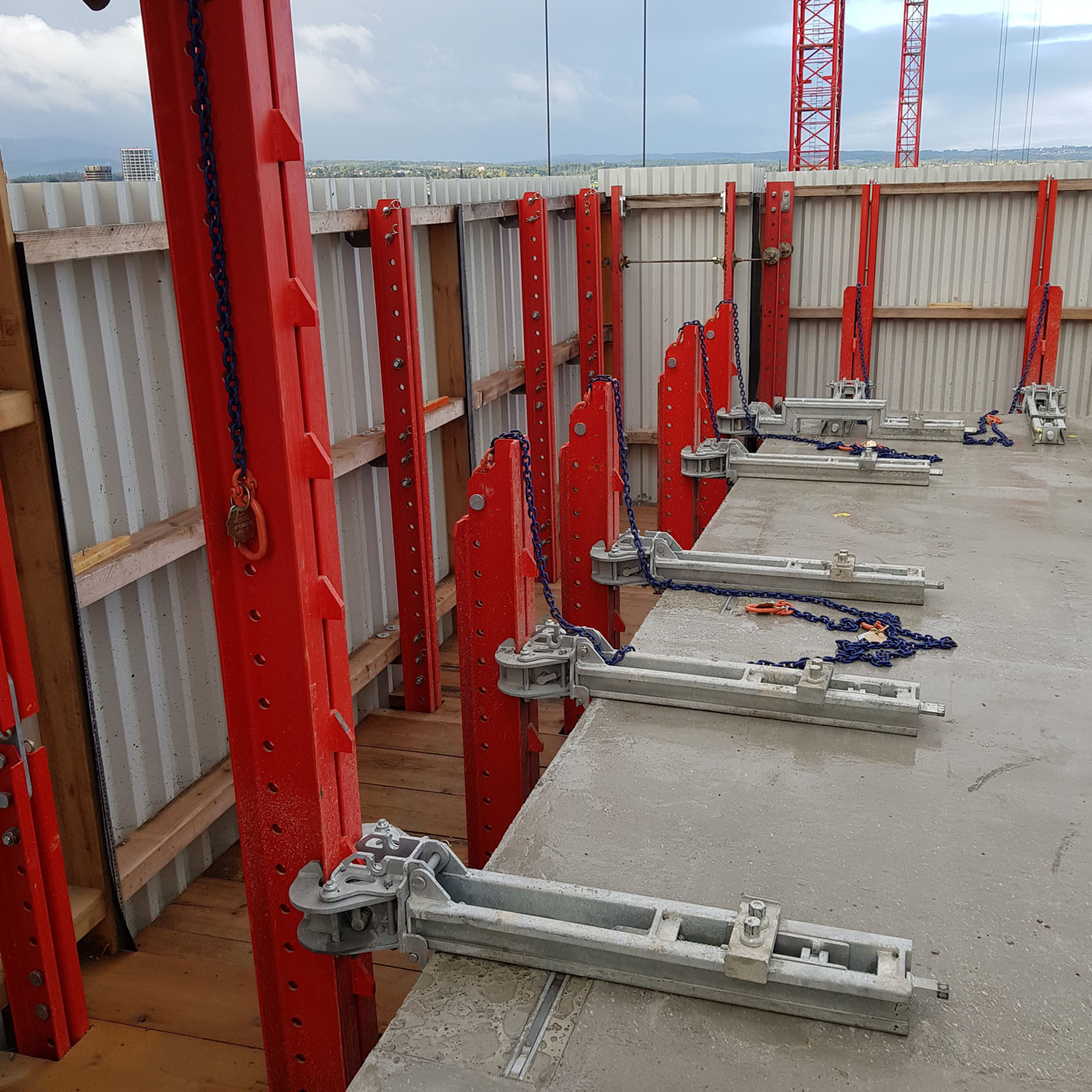 Rail guidance attachment on climbing systems