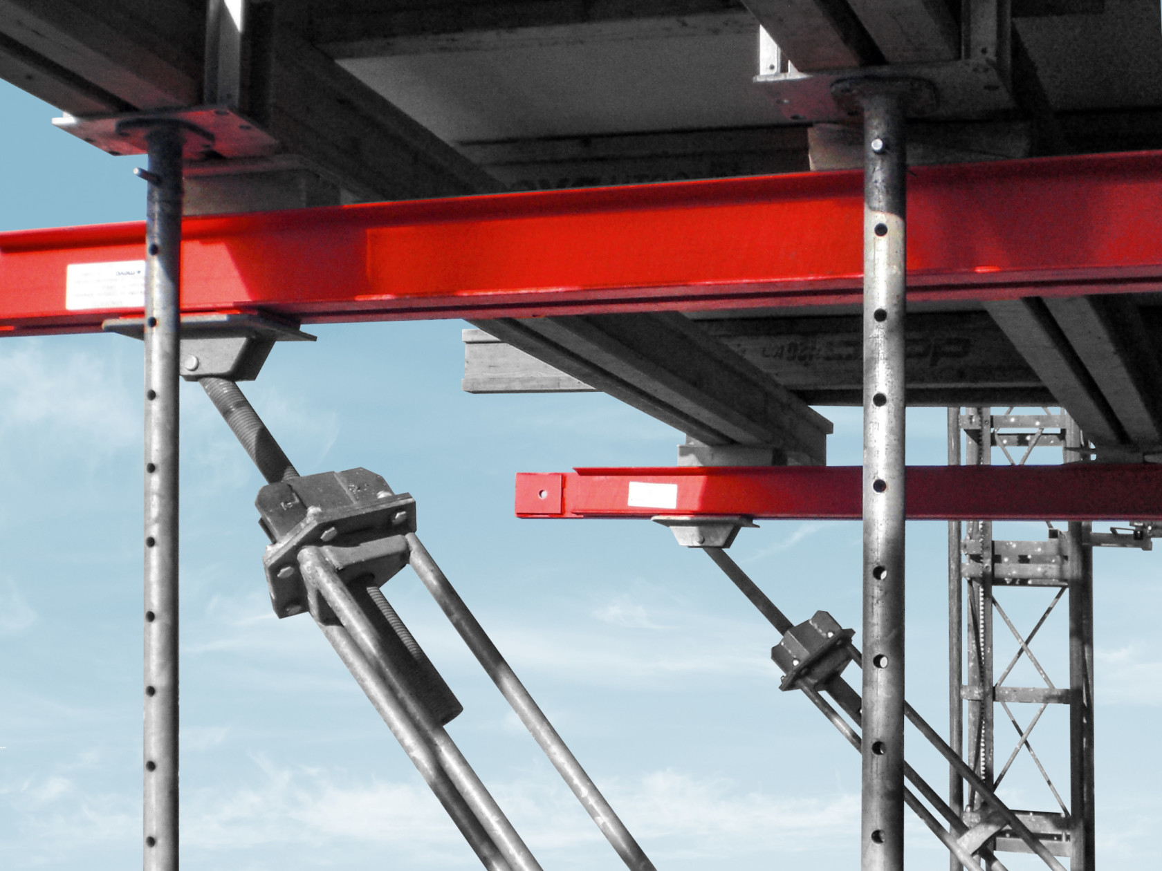 Scaffolding brackets and support for working platforms