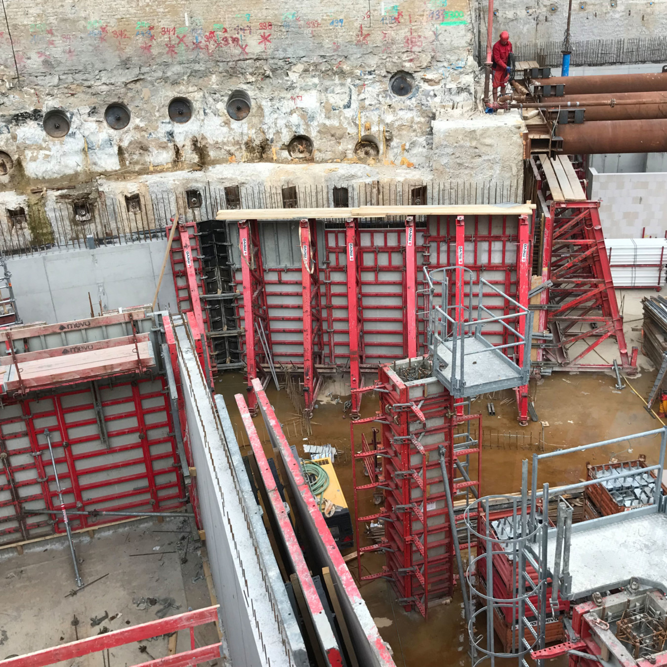 Heavy duty wall and column formwork on site