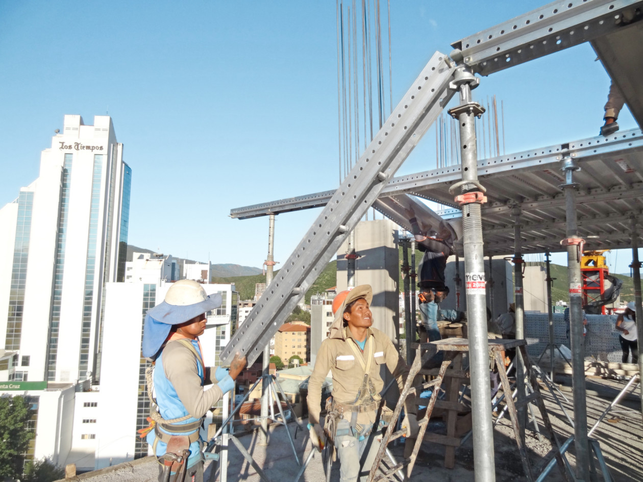 Attura-Office-Building-MonoDec-Aluminium-Slab-Formwork-Bolivia-MEVA