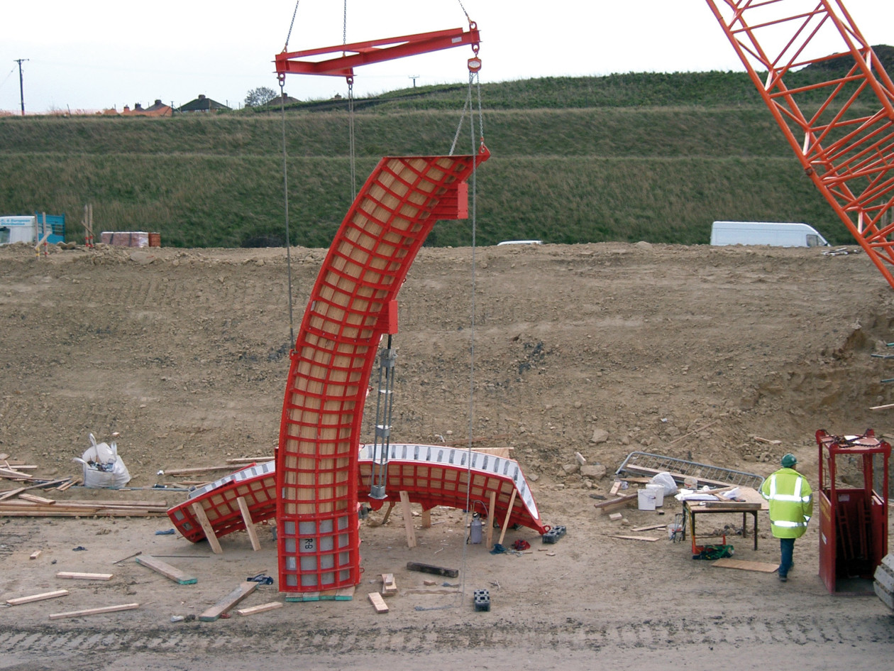 Bespoke formwork to build unique bridge piers