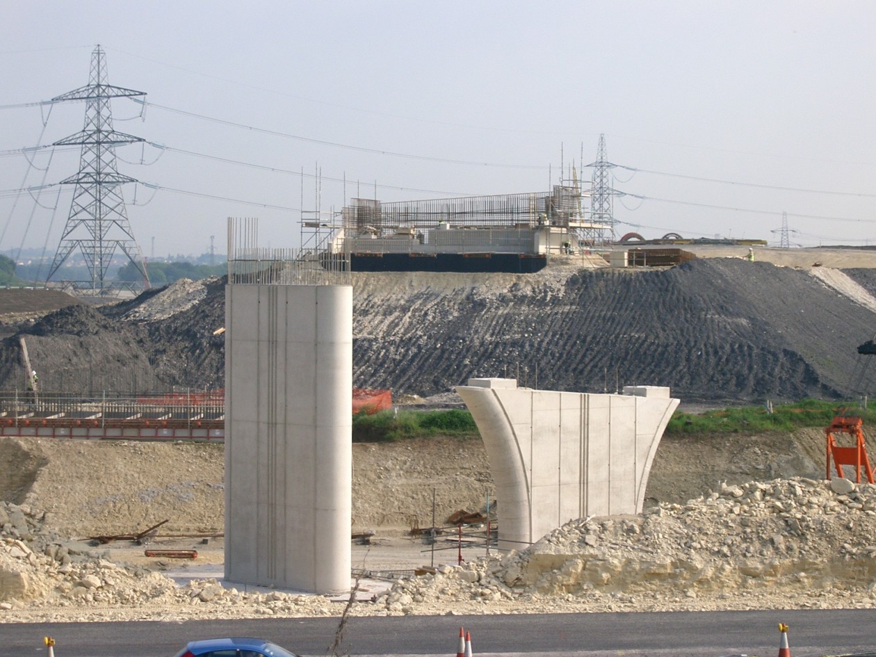 MEVA creates bespoke formwork for the construction of concrete bridge piers