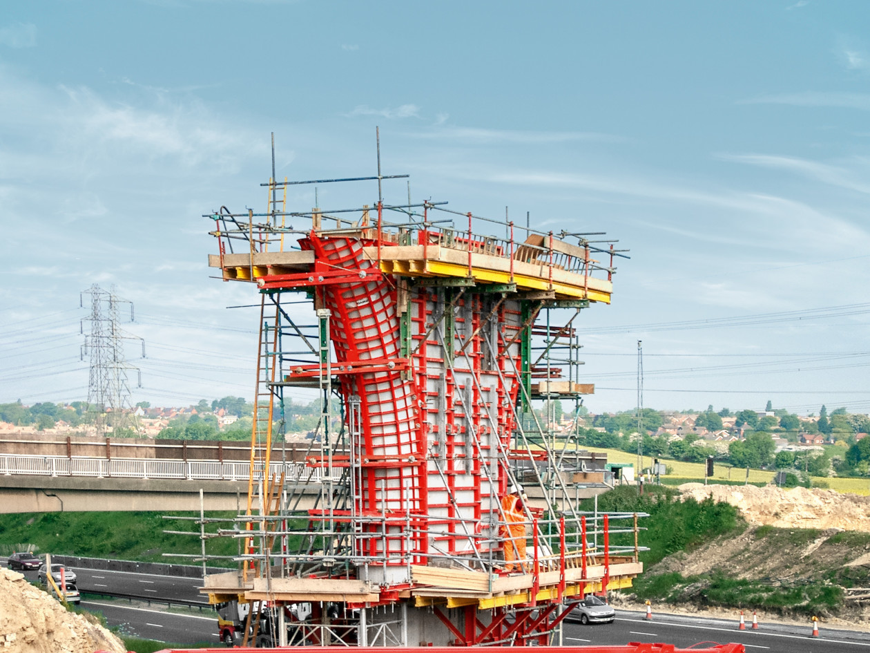 MEVA's bespoke formwork is used to build concrete bridge piers