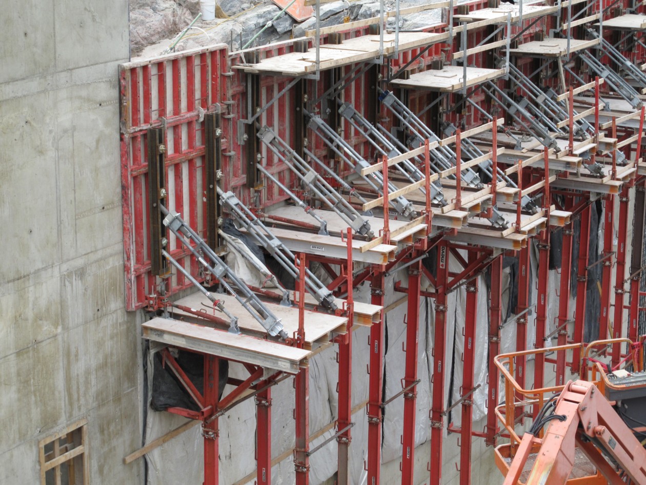 Image of custom heavy duty formwork being used to build concrete scientific plant in the USA
