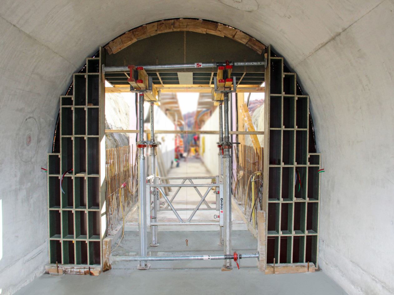 Concrete Formwork Construction of Rescue Tunnels in Germany