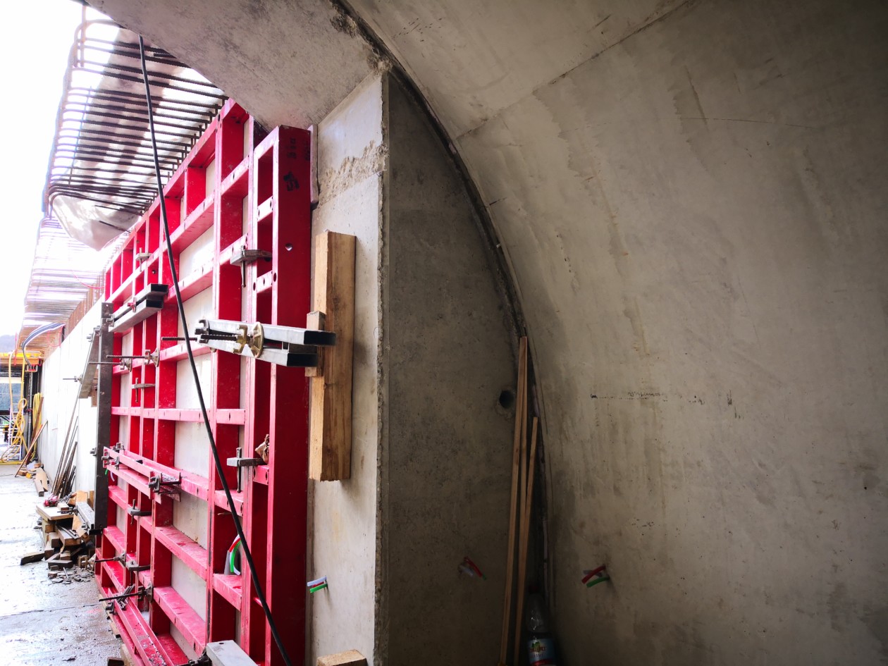 Concrete Formwork Construction of Rescue Tunnels in Germany