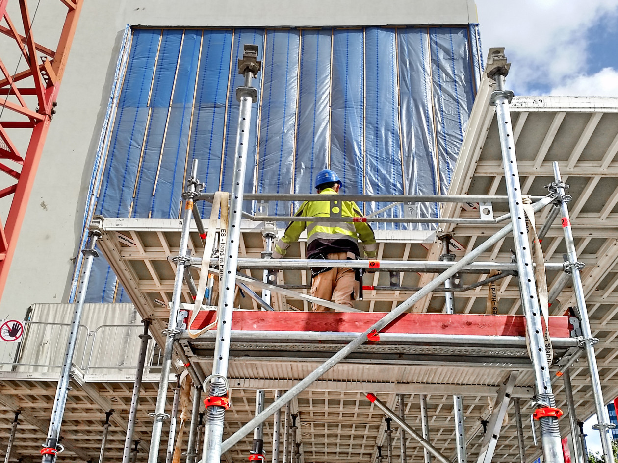 Working safely at height on the construction of the Kudamm