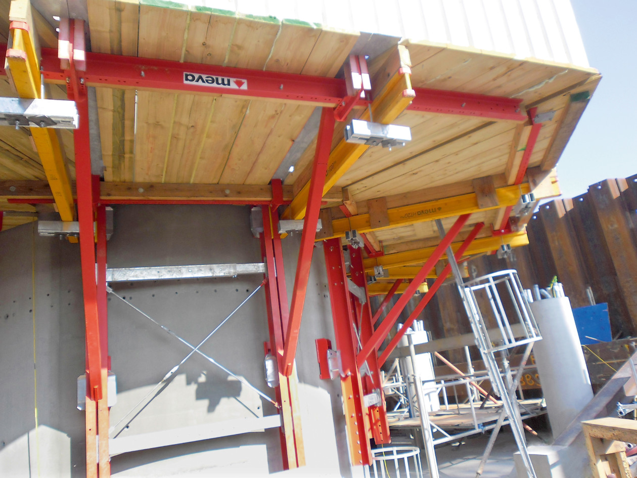 London-Prestigious-Scaffolding-Support