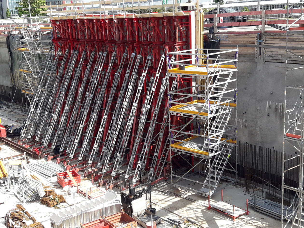 MEVA special formwork design is used to create the vertical louvre walls